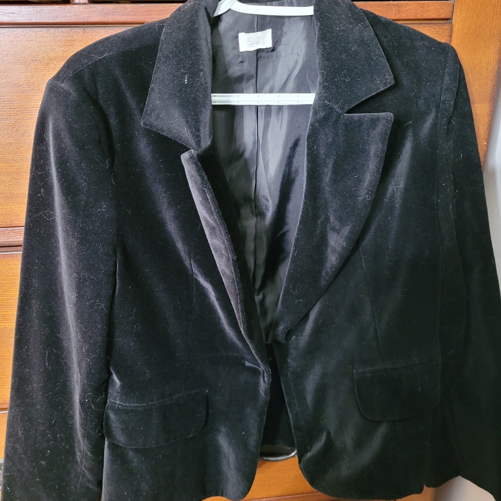 Elegant Black Velvet Women's Blazer